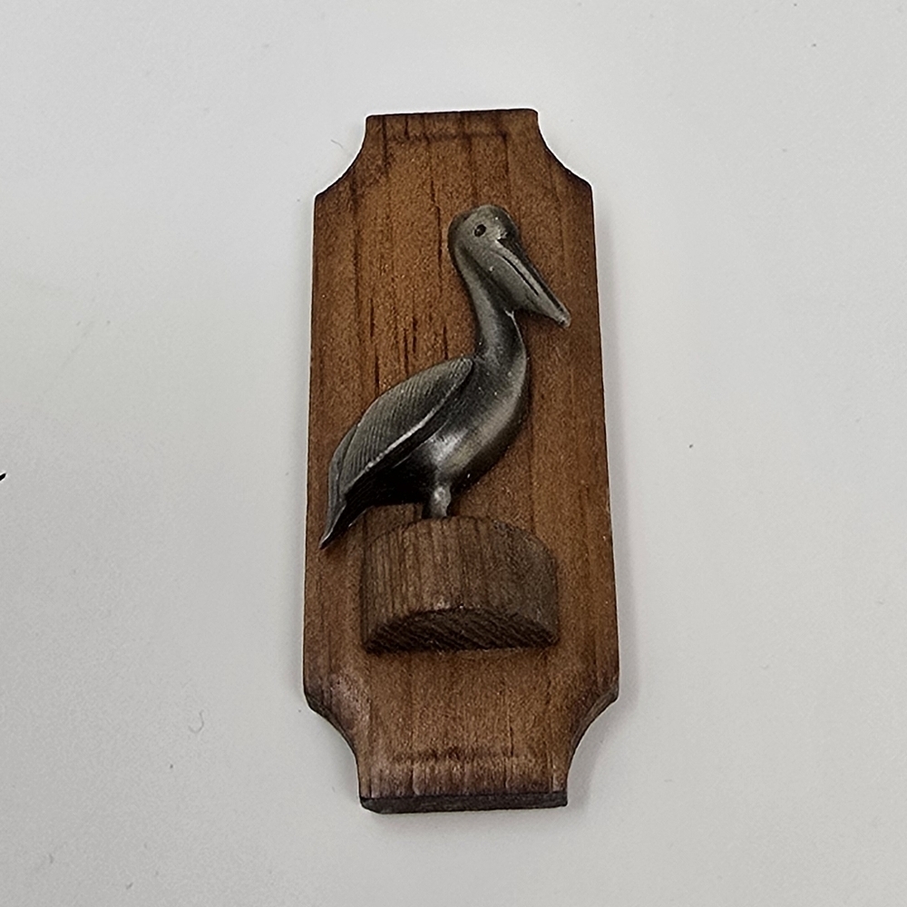 Vintage fridge magnet pewter pelican on‎ wood figurine collectible bird